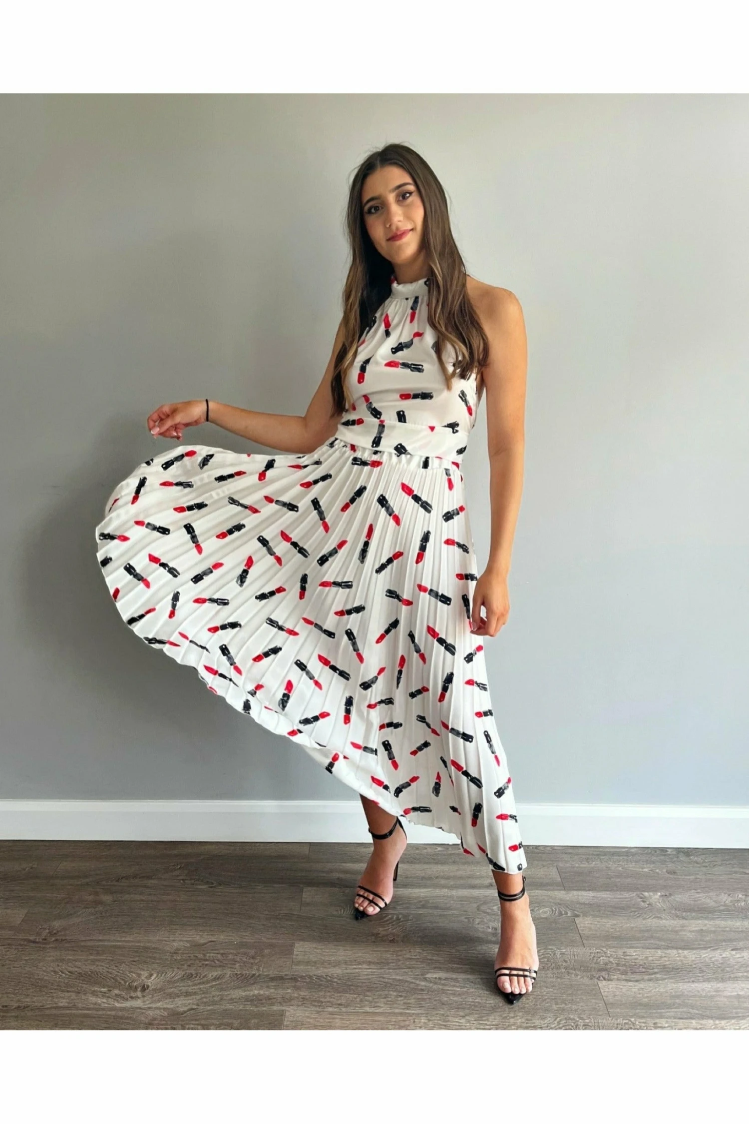 Yan Neo London Demi Lipstick Print Pleated Asymmetric Skirt 3 Yan Neo London Demi Lipstick Print Pleated Asymmetric Skirt