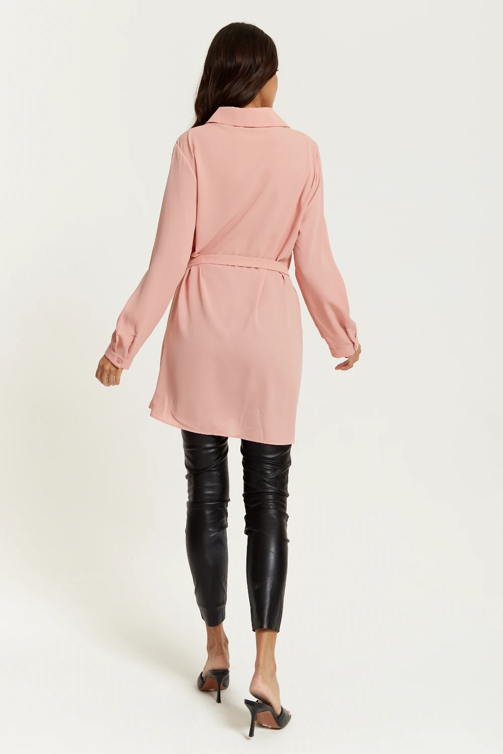 Hoxton Gal Oversized Shirt Tunic With Long Sleeves In Pink 4 Hoxton Gal Oversized Shirt Tunic With Long Sleeves In Pink - Image 2