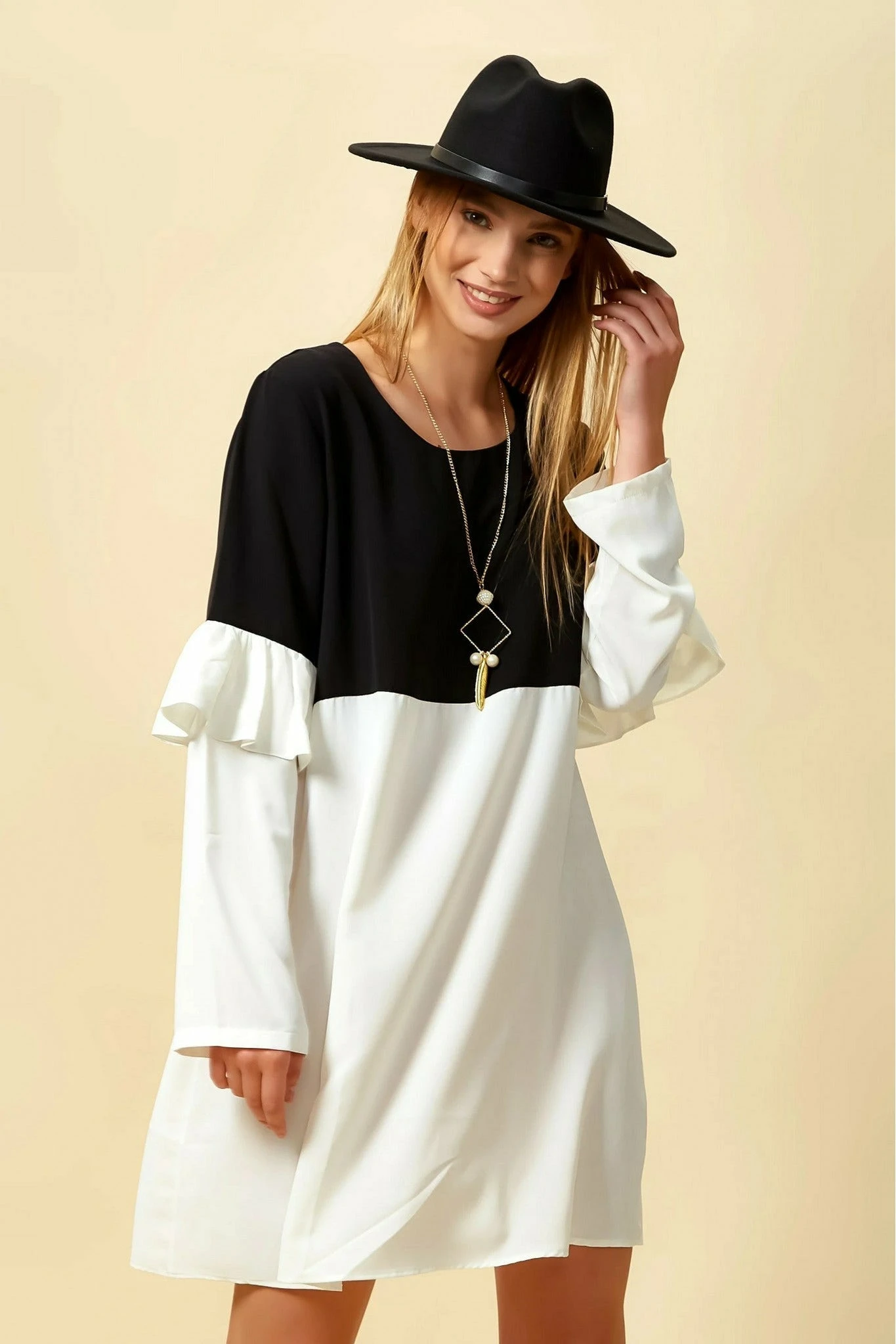 Hoxton Gal Colour Block Top With Frill Sleeve White Blossom 9 Hoxton Gal Colour Block Top With Frill Sleeve White Blossom - Image 7