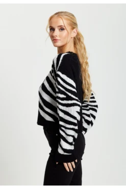 Liquorish Heart Jumper In Black And White Zebra Pattern -Liquorish || Yumi Shop HqLl2TUp 13880
