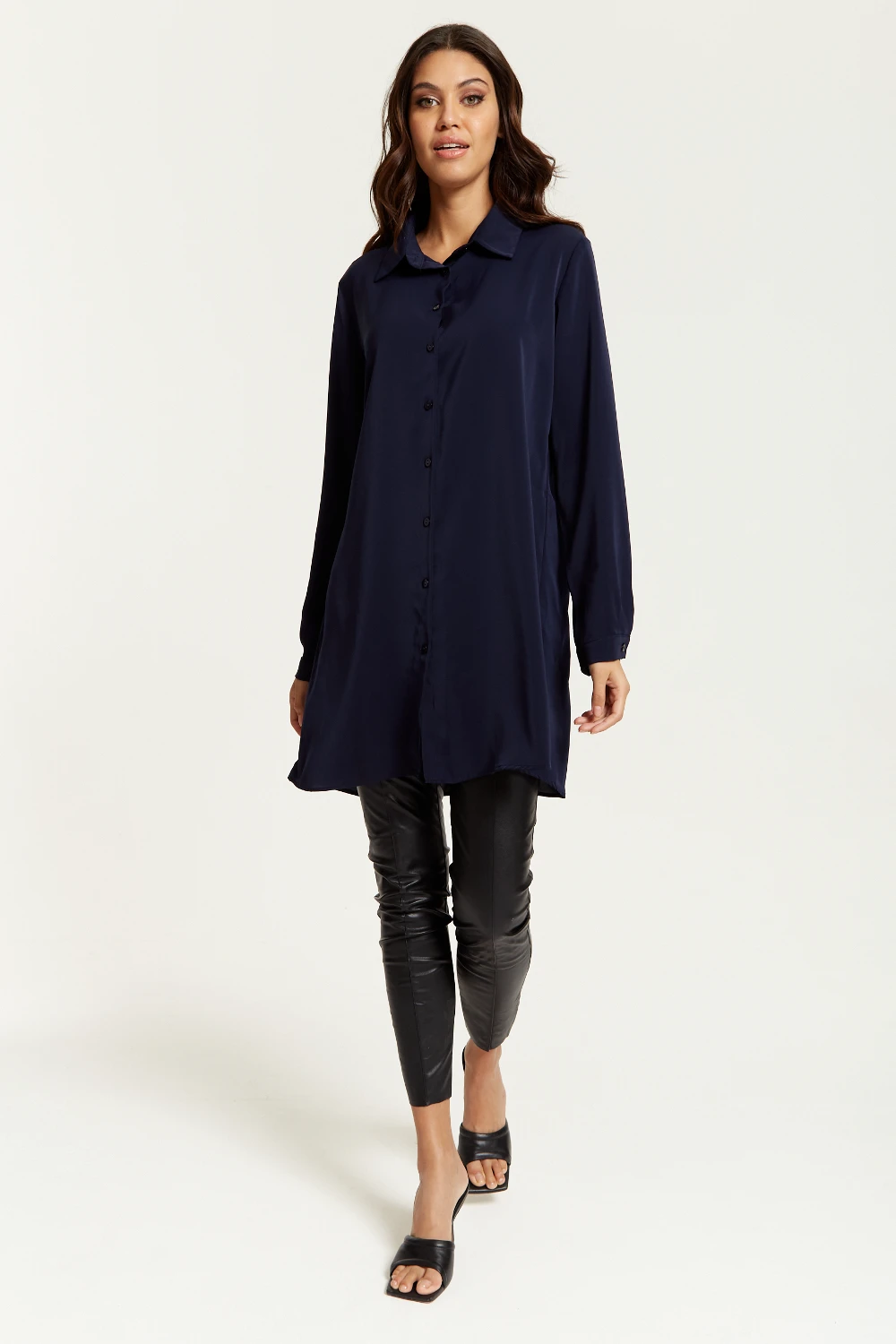 Hoxton Gal Oversized Shirt Tunic With Long Sleeves In Navy 4 Hoxton Gal Oversized Shirt Tunic With Long Sleeves In Navy - Image 2