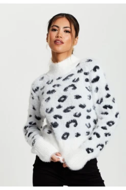Liquorish Fluffy Animal High Neck Jumper In Black And White -Liquorish || Yumi Shop UBixnNob 12815