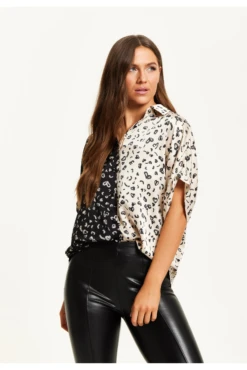 Liquorish Monochrome Heart Print Shirt With Short Sleeves -Liquorish || Yumi Shop bUqbGx5s 15384
