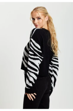 Liquorish Heart Jumper In Black And White Zebra Pattern -Liquorish || Yumi Shop eh7lxWOH 13880