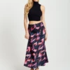 Liquorish Abstract Ikat Print Midi Skirt In Black And Pink -Liquorish || Yumi Shop gP5gVxSG 15549