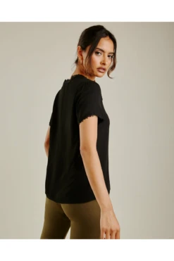 Dusty Pink Broderie Trim Sheer Black Top -Liquorish || Yumi Shop lqeZ3p0I 11579