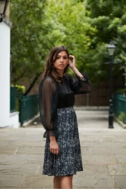 Double Second Mono Abstract Print Skirt -Liquorish || Yumi Shop m6swtl1Q 14402