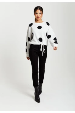 Liquorish Black Polka Dot Jumper In White -Liquorish || Yumi Shop w1070WYM 13057
