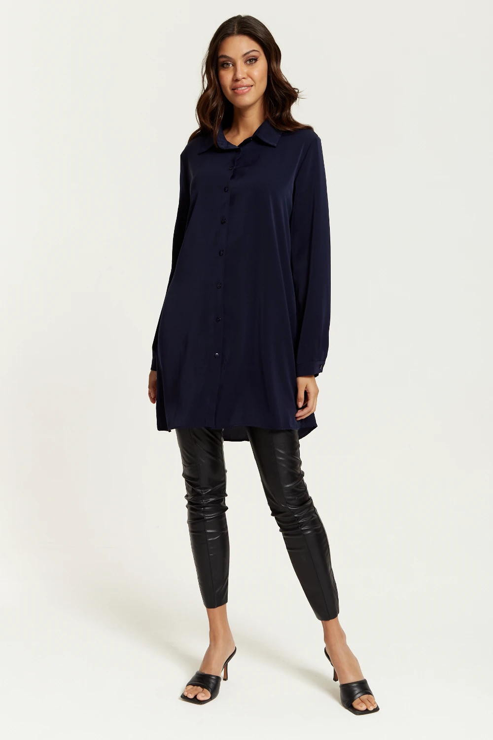 Hoxton Gal Oversized Shirt Tunic With Long Sleeves In Navy 5 Hoxton Gal Oversized Shirt Tunic With Long Sleeves In Navy - Image 3